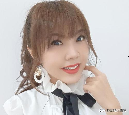 娱乐吃瓜壁纸图片可爱女